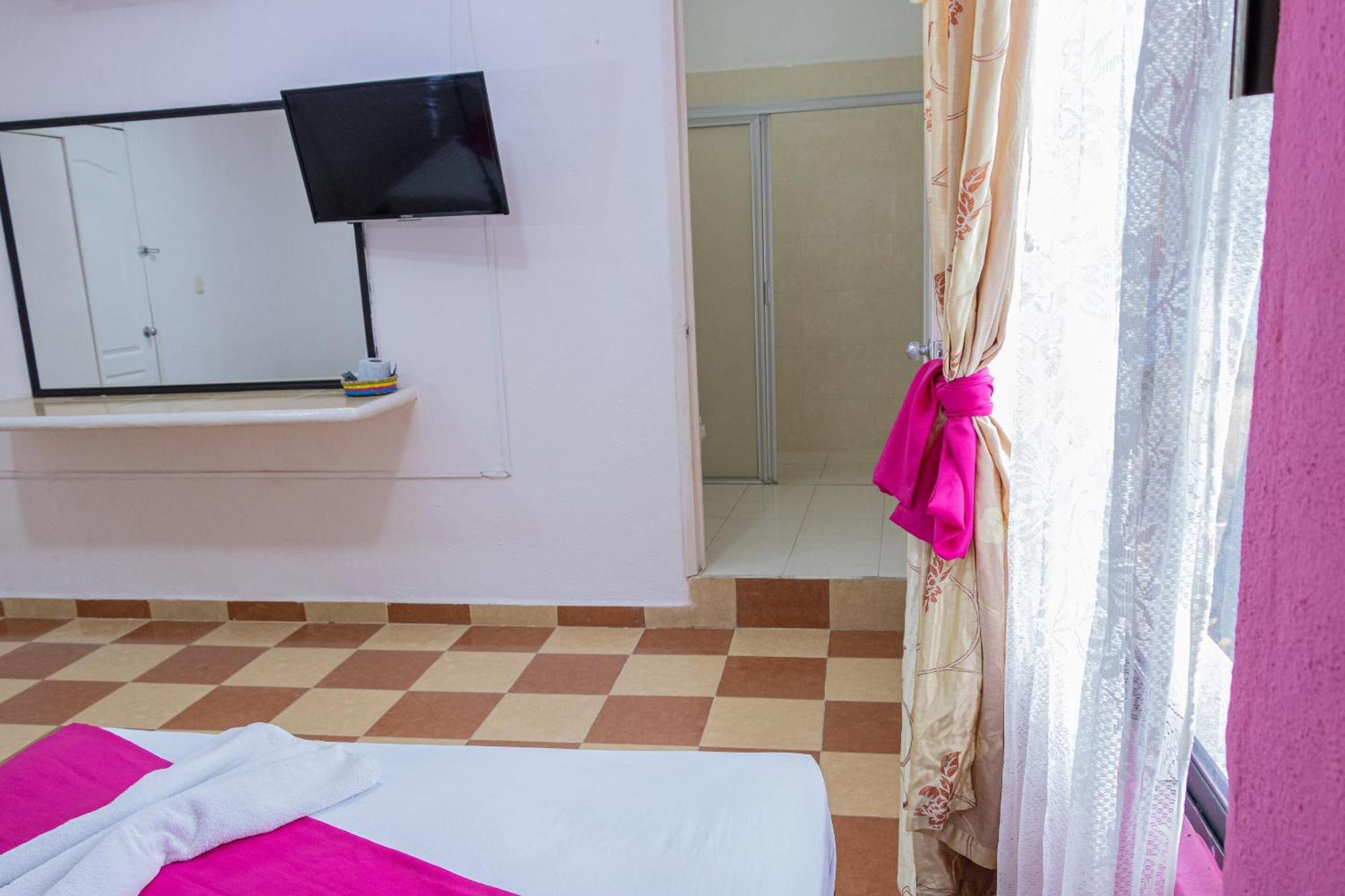 Oyo Hotel Marias,Aeropuerto Internacional De Chetumal Dış mekan fotoğraf