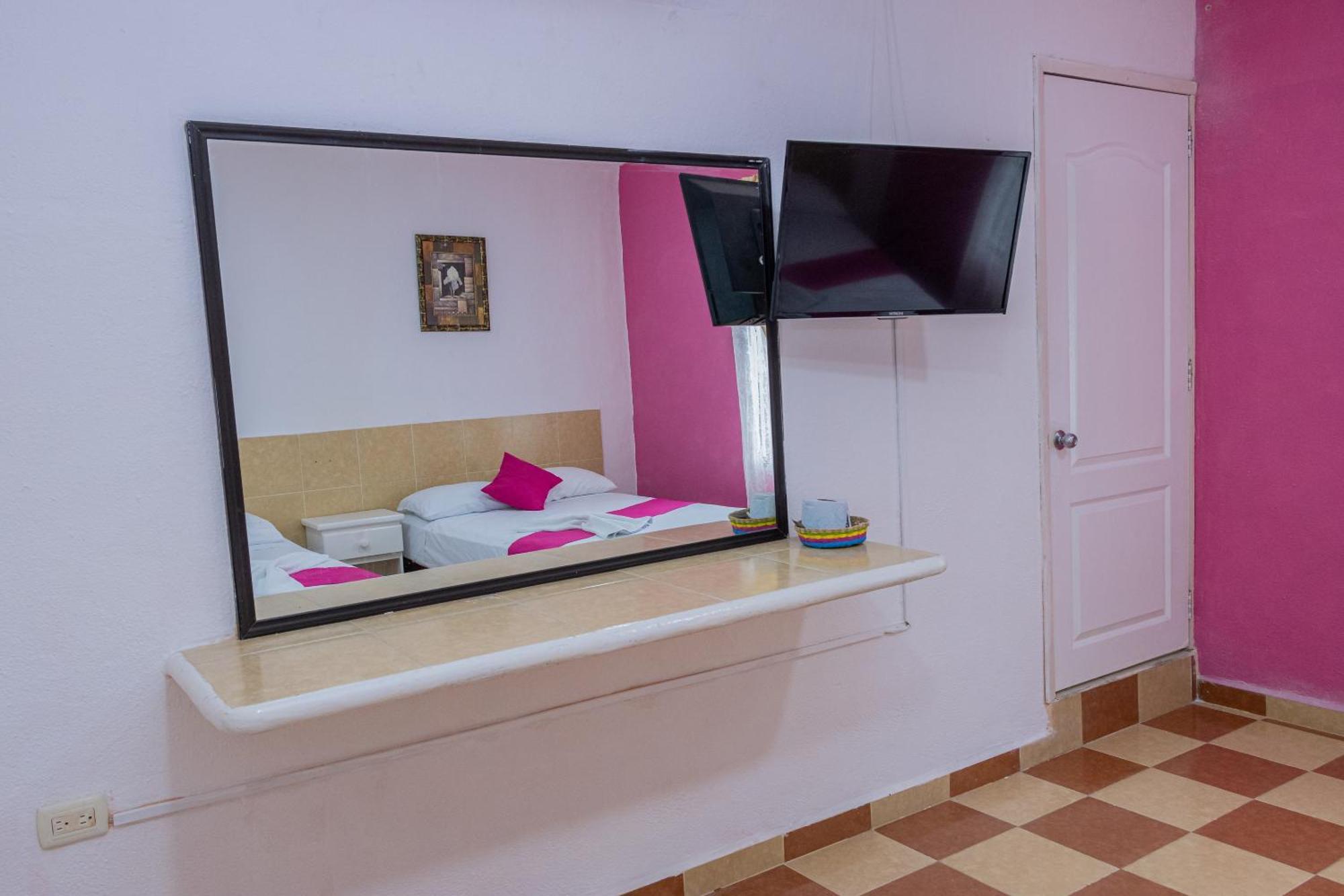 Oyo Hotel Marias,Aeropuerto Internacional De Chetumal Dış mekan fotoğraf